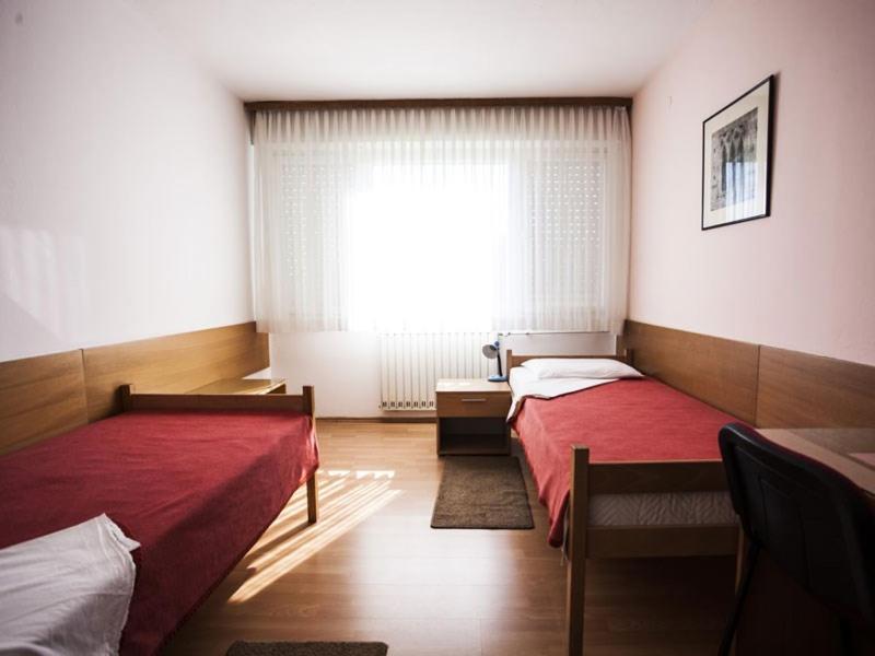 Hostel Arena Zagabria Esterno foto