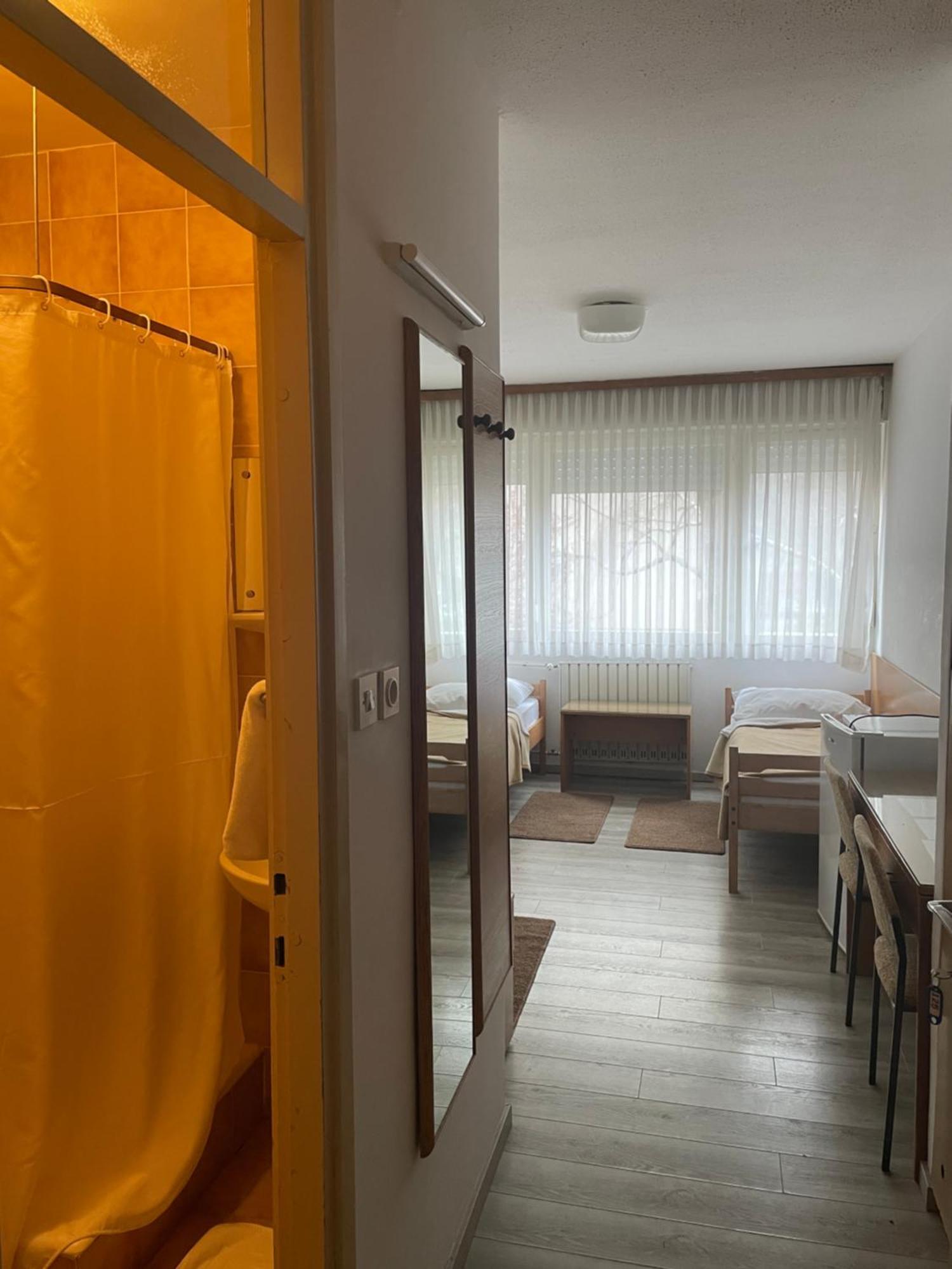 Hostel Arena Zagabria Esterno foto